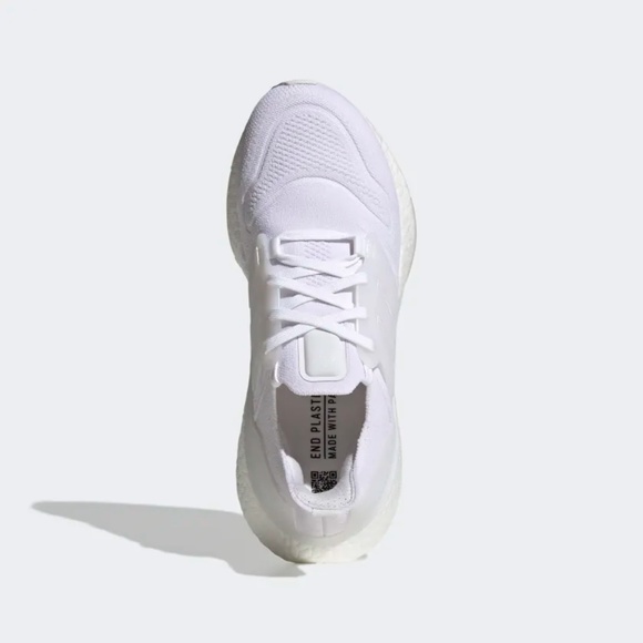 [NEW] Women's Adidas UltraBoost 22 Shoes GX5590 - Picture 2 of 8